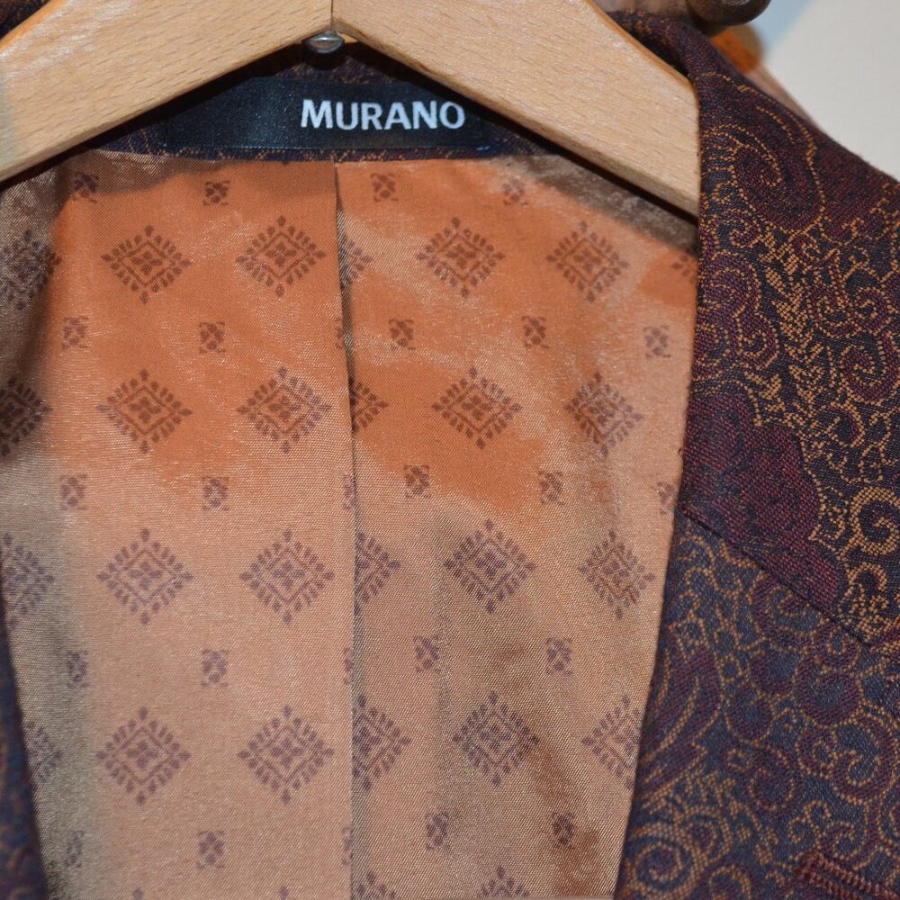 Murano Men's medium slim fit paisley blazer. Satin lining, 2-button close.